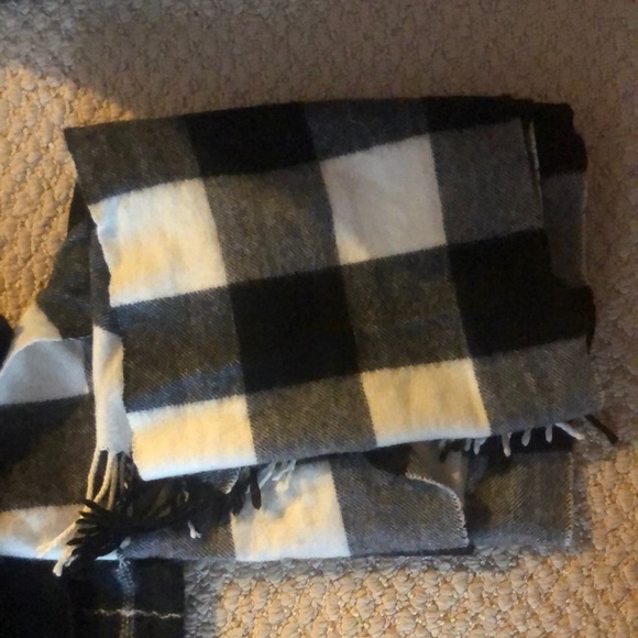 Uniclo cashmere scarf - Picture 1 of 1